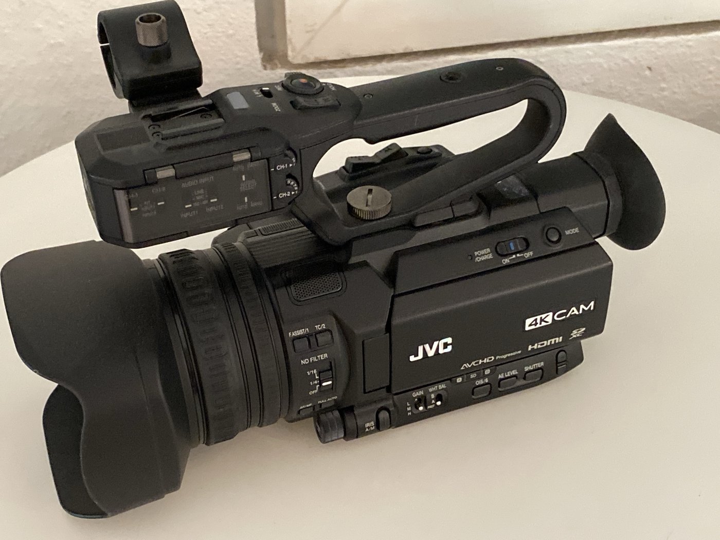 JVC GY-HM200E